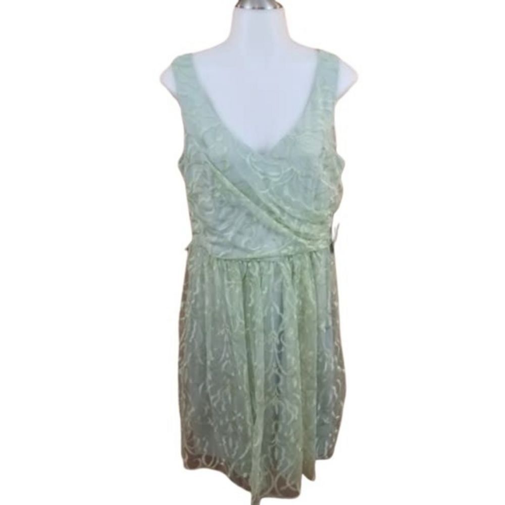 Marina dress green lace sparkle v-neck 12 swirl‎ tu